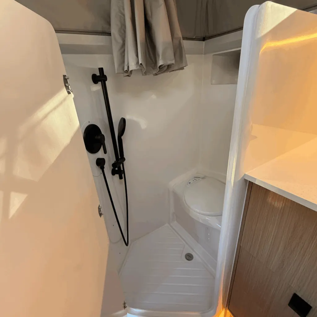 Internal shower and flushing cassette toilet in the Trekka 01
